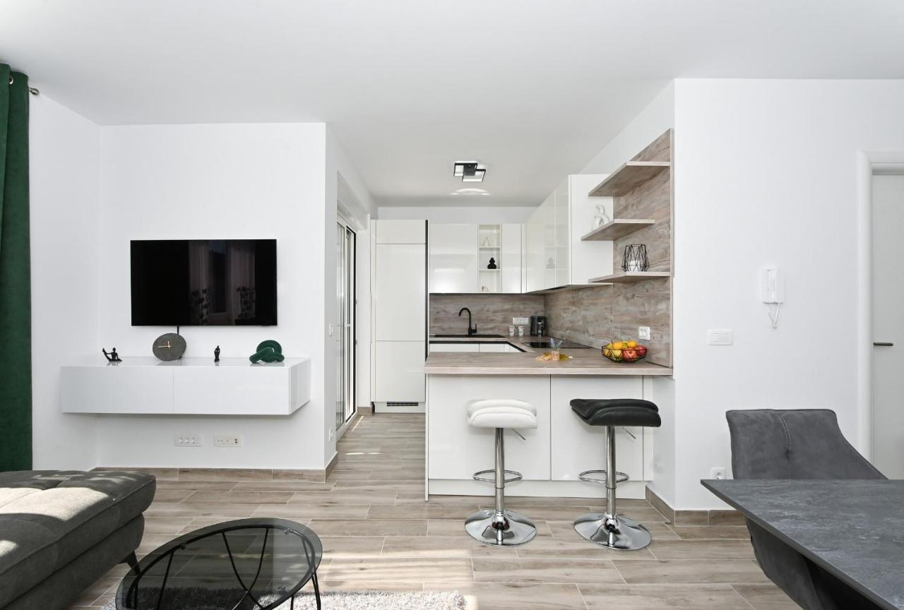 Luxury Apartment White Crystal Kaštela Kültér fotó