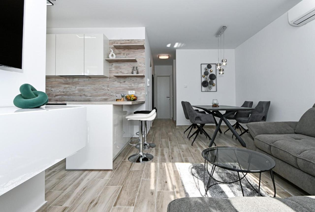 Luxury Apartment White Crystal Kaštela Kültér fotó