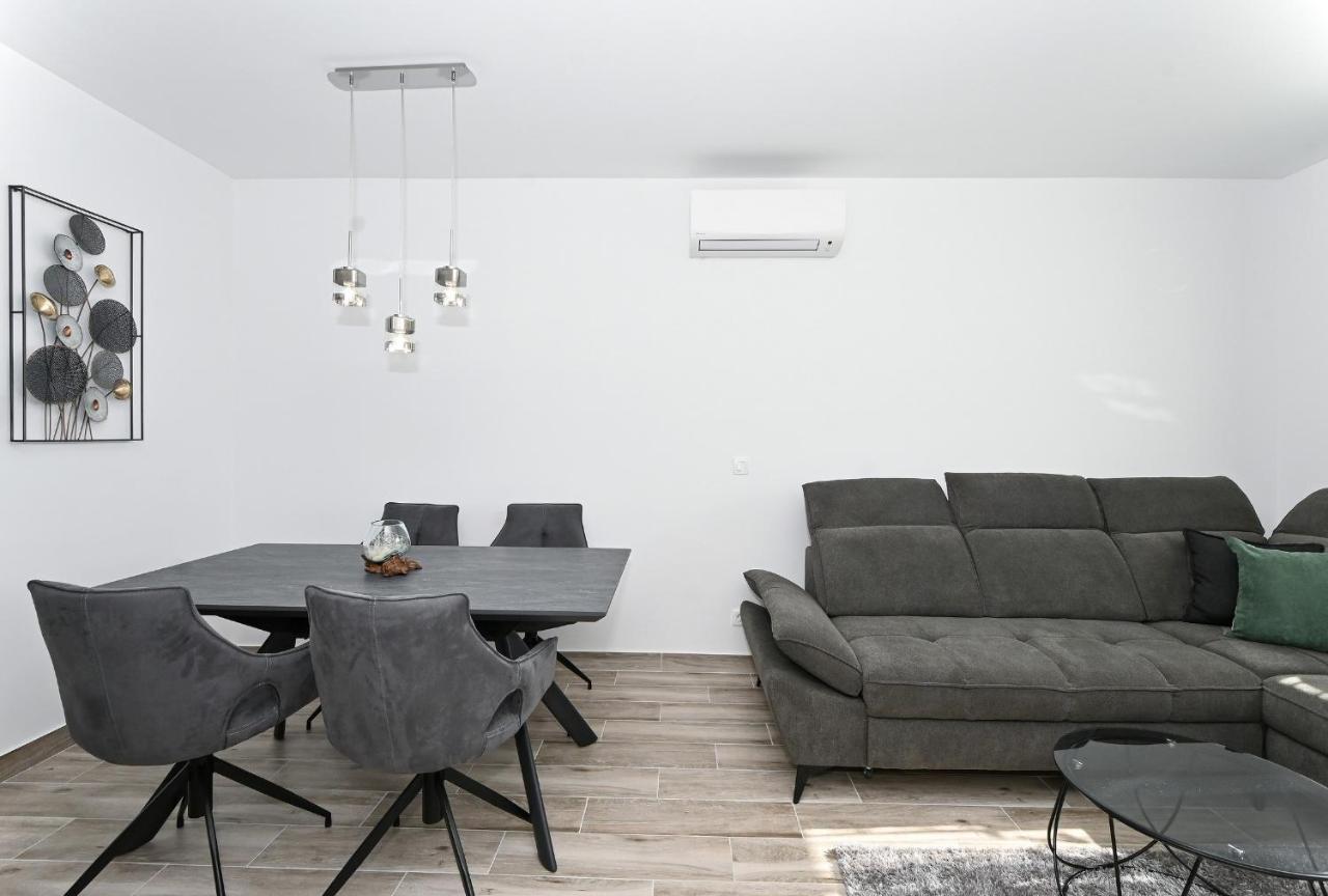 Luxury Apartment White Crystal Kaštela Kültér fotó