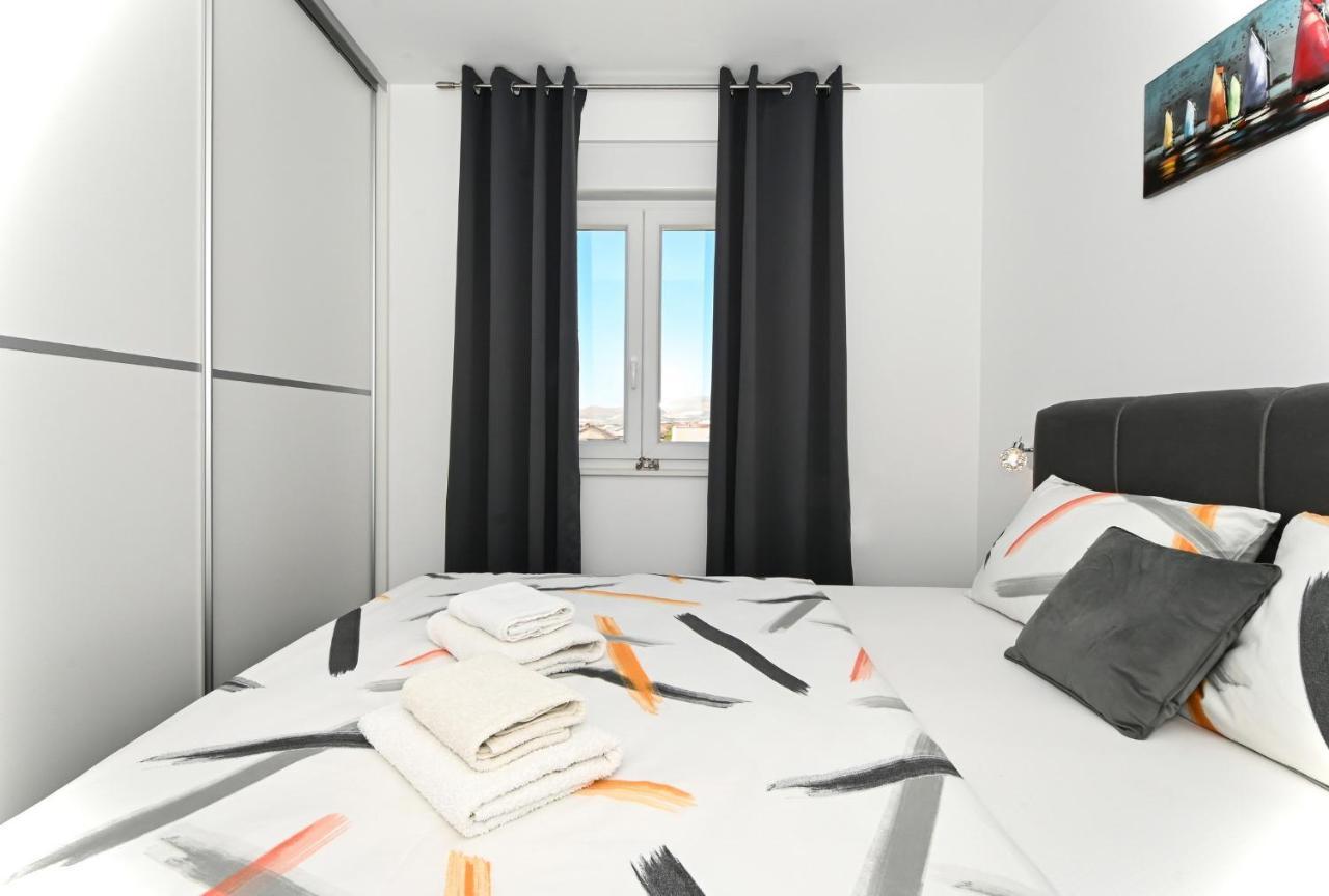 Luxury Apartment White Crystal Kaštela Kültér fotó