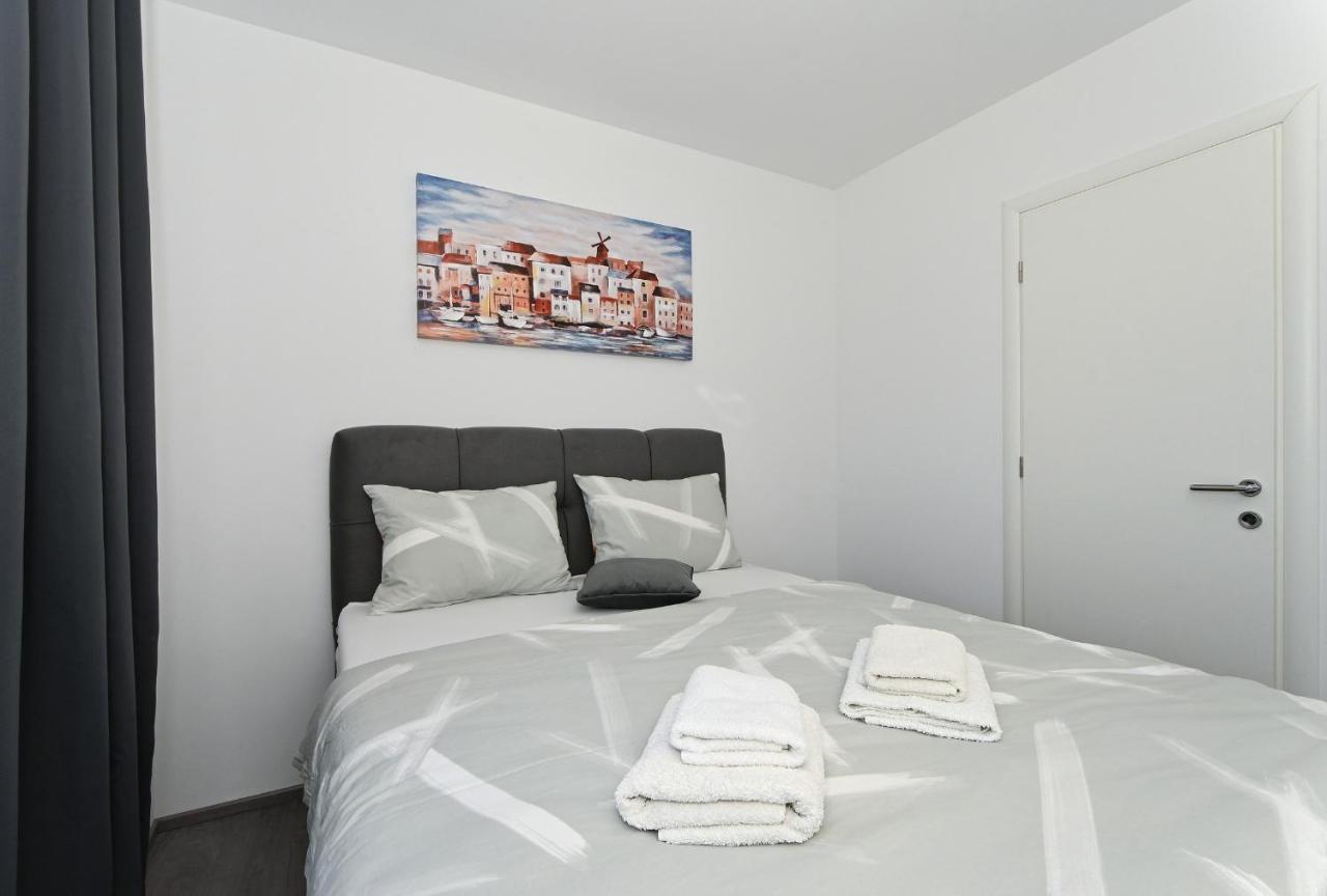 Luxury Apartment White Crystal Kaštela Kültér fotó